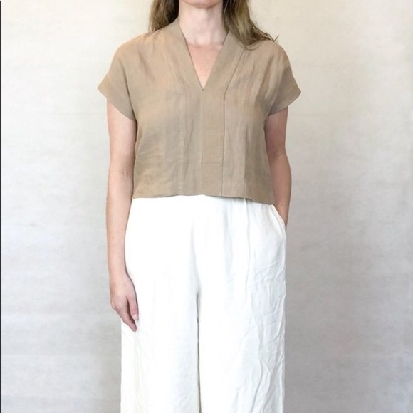 EUC 7115 by Szeki V-Neck Cropped Top in Clay - Picture 3 of 3